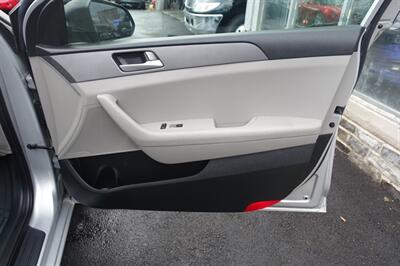 2016 Hyundai SONATA   - Photo 15 - Newark, NJ 07104