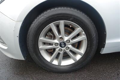 2016 Hyundai SONATA   - Photo 21 - Newark, NJ 07104