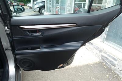 2016 Lexus ES   - Photo 17 - Newark, NJ 07104