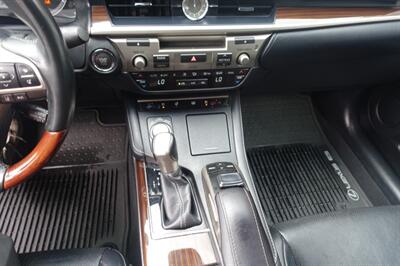 2016 Lexus ES   - Photo 19 - Newark, NJ 07104