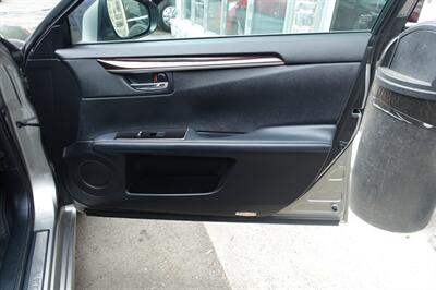 2016 Lexus ES   - Photo 15 - Newark, NJ 07104