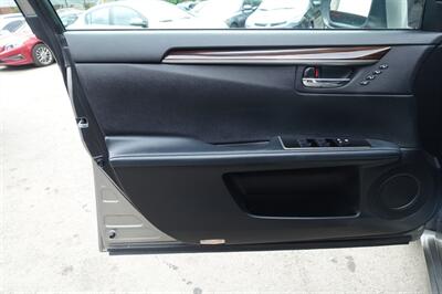 2016 Lexus ES   - Photo 10 - Newark, NJ 07104