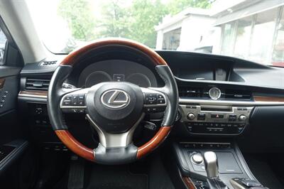 2016 Lexus ES   - Photo 13 - Newark, NJ 07104