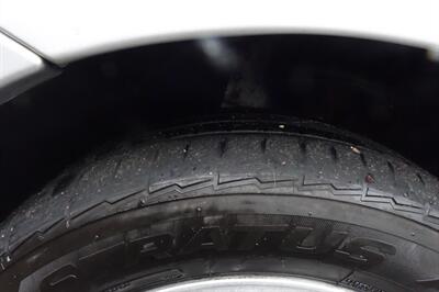 2001 Ford Focus SE   - Photo 22 - Newark, NJ 07104