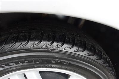 2001 Ford Focus SE   - Photo 24 - Newark, NJ 07104