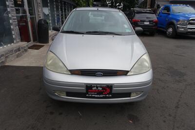 2001 Ford Focus SE   - Photo 2 - Newark, NJ 07104