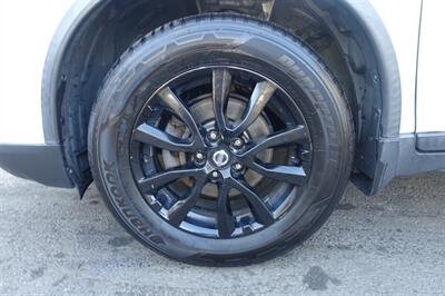 2017 Nissan Rogue SV   - Photo 27 - Newark, NJ 07104