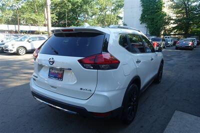 2017 Nissan Rogue SV   - Photo 5 - Newark, NJ 07104