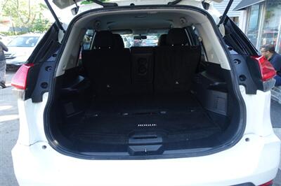 2017 Nissan Rogue SV   - Photo 21 - Newark, NJ 07104