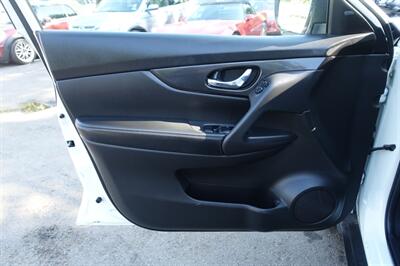 2017 Nissan Rogue SV   - Photo 10 - Newark, NJ 07104