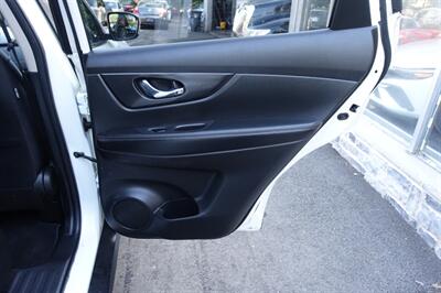 2017 Nissan Rogue SV   - Photo 17 - Newark, NJ 07104
