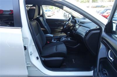 2017 Nissan Rogue SV   - Photo 23 - Newark, NJ 07104