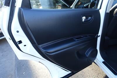 2013 Nissan Rogue SV w/SL Package   - Photo 13 - Newark, NJ 07104