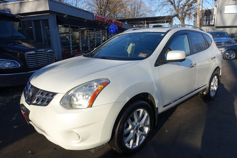 2013 Nissan Rogue SV photo 1