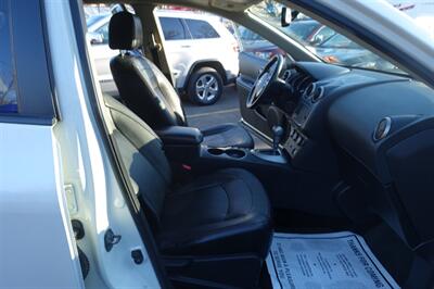 2013 Nissan Rogue SV w/SL Package   - Photo 17 - Newark, NJ 07104