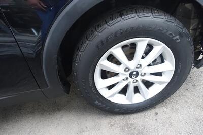 2020 Kia Sorento LX - Photo 27 - Newark, NJ 07104