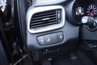 2020 Kia Sorento LX - Photo 20 - Newark, NJ 07104