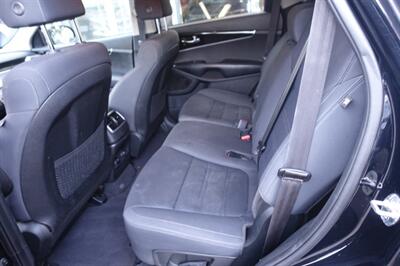 2020 Kia Sorento LX - Photo 11 - Newark, NJ 07104