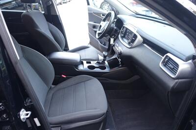 2020 Kia Sorento LX - Photo 15 - Newark, NJ 07104