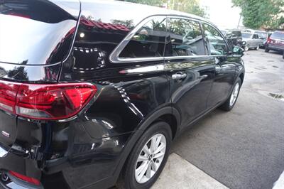 2020 Kia Sorento LX - Photo 5 - Newark, NJ 07104