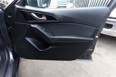 2015 Mazda Mazda3 i Touring   - Photo 15 - Newark, NJ 07104