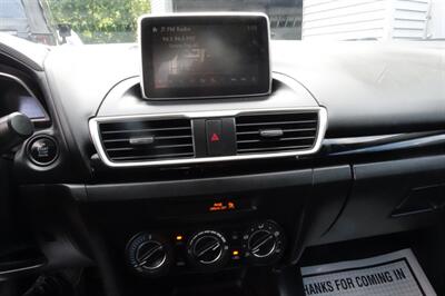 2015 Mazda Mazda3 i Touring   - Photo 18 - Newark, NJ 07104