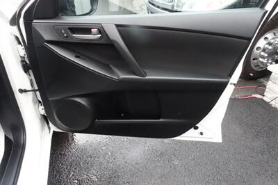 2013 Mazda Mazda3 i Sport   - Photo 15 - Newark, NJ 07104