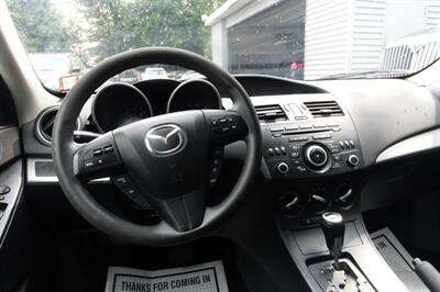 2013 Mazda Mazda3 i Sport   - Photo 13 - Newark, NJ 07104