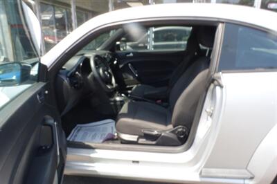 2014 Volkswagen Beetle-Classic 1.8T Entry PZEV   - Photo 9 - Newark, NJ 07104