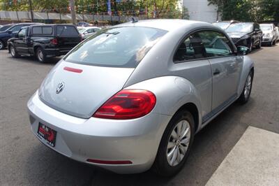 2014 Volkswagen Beetle-Classic 1.8T Entry PZEV   - Photo 5 - Newark, NJ 07104