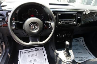 2014 Volkswagen Beetle-Classic 1.8T Entry PZEV   - Photo 17 - Newark, NJ 07104
