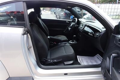 2014 Volkswagen Beetle-Classic 1.8T Entry PZEV   - Photo 11 - Newark, NJ 07104
