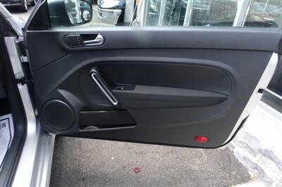 2014 Volkswagen Beetle-Classic 1.8T Entry PZEV   - Photo 12 - Newark, NJ 07104