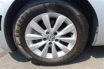 2014 Volkswagen Beetle-Classic 1.8T Entry PZEV   - Photo 18 - Newark, NJ 07104