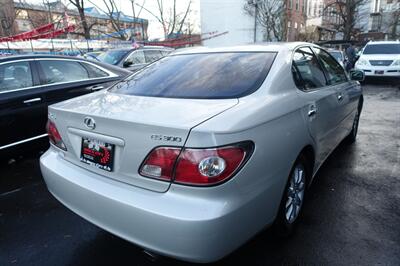 2003 Lexus ES   - Photo 8 - Newark, NJ 07104