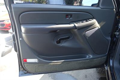 2005 Chevrolet Silverado 1500 LS   - Photo 8 - Newark, NJ 07104