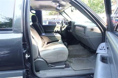 2005 Chevrolet Silverado 1500 LS   - Photo 12 - Newark, NJ 07104
