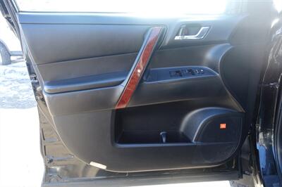 2013 Toyota Highlander Hybrid Limited   - Photo 10 - Newark, NJ 07104