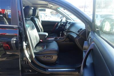 2013 Toyota Highlander Hybrid Limited   - Photo 15 - Newark, NJ 07104