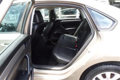 2015 Volkswagen Passat 1.8T S   - Photo 11 - Newark, NJ 07104