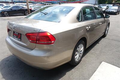 2015 Volkswagen Passat 1.8T S   - Photo 5 - Newark, NJ 07104
