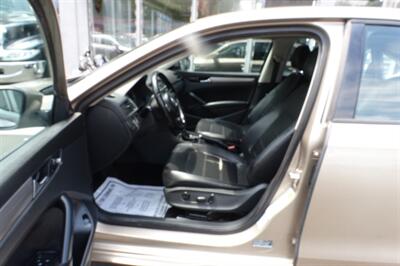 2015 Volkswagen Passat 1.8T S   - Photo 9 - Newark, NJ 07104