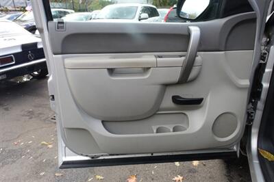 2011 Chevrolet Silverado 1500 Work Truck   - Photo 10 - Newark, NJ 07104