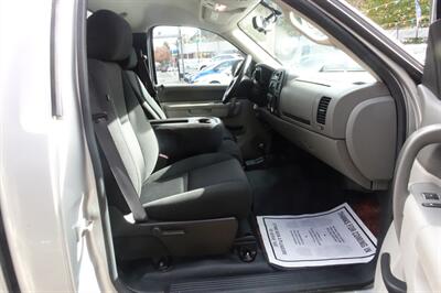 2011 Chevrolet Silverado 1500 Work Truck   - Photo 12 - Newark, NJ 07104