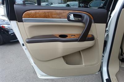 2011 Buick Enclave CXL   - Photo 12 - Newark, NJ 07104