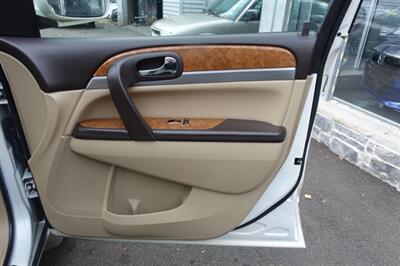 2011 Buick Enclave CXL   - Photo 16 - Newark, NJ 07104