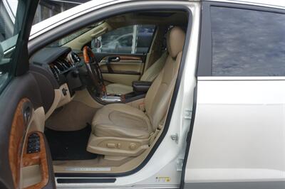 2011 Buick Enclave CXL   - Photo 9 - Newark, NJ 07104