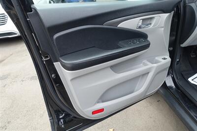 2016 Honda Pilot EX-L w/Honda Sensing - Photo 10 - Newark, NJ 07104