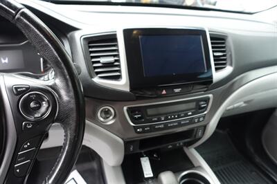 2016 Honda Pilot EX-L w/Honda Sensing - Photo 13 - Newark, NJ 07104