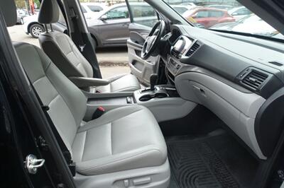2016 Honda Pilot EX-L w/Honda Sensing - Photo 18 - Newark, NJ 07104